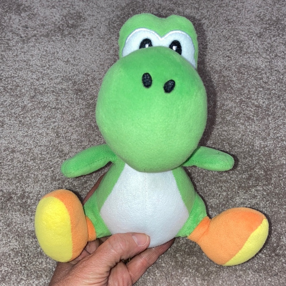 Super Mario Nintendo yoshi plush 8”